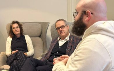 Wethouder Peter Kok brengt bezoek aan RIBW Brabant
